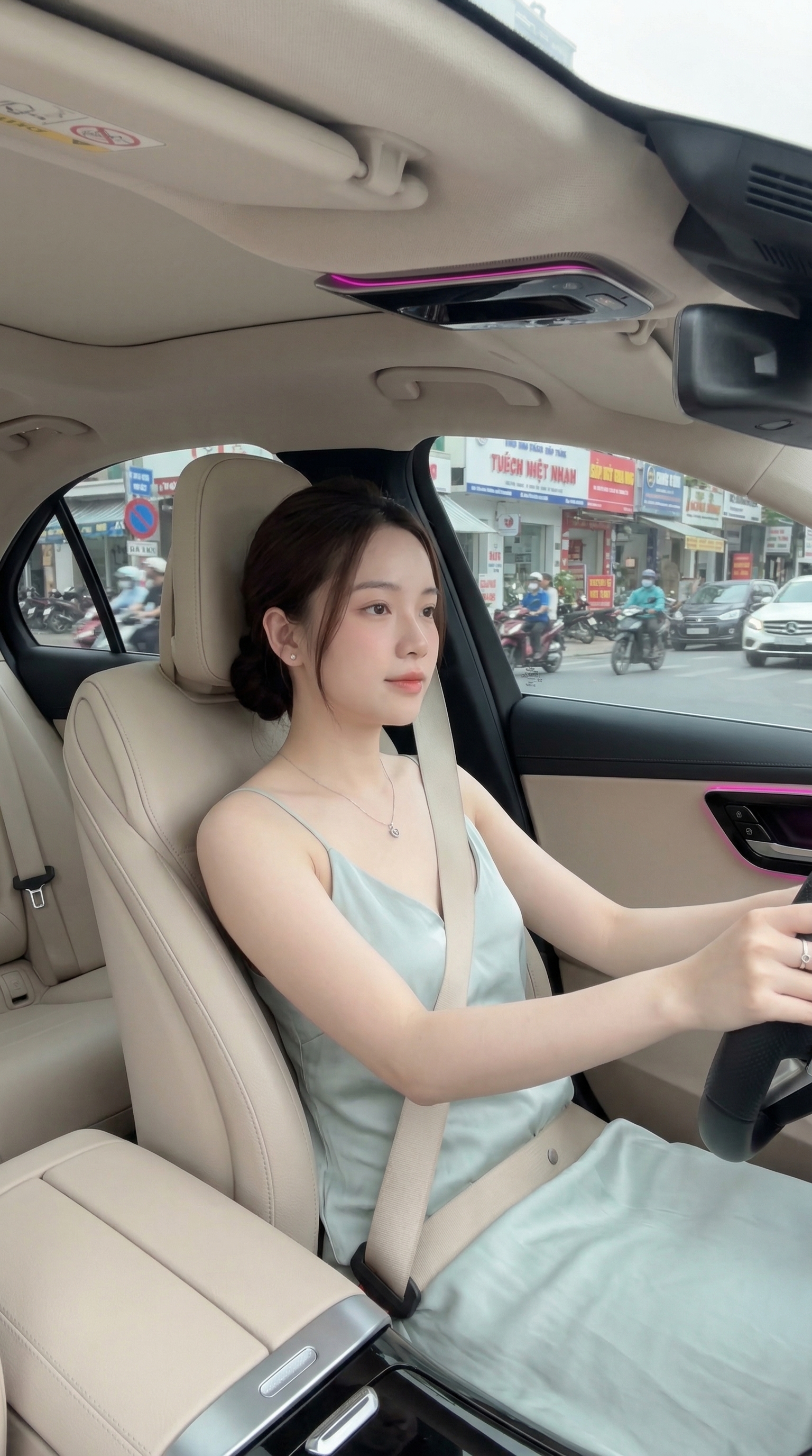 Chatbot tạo video KOC trong xe hơi